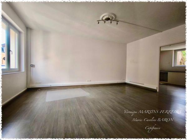 📣 À Vendre – Local Professionnel avec Hangar & Jardin – Centre-ville de Montmirail 51