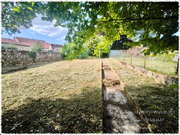 📣 À Vendre – Local Professionnel avec Hangar & Jardin – Centre-ville de Montmirail 51