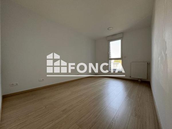 Location Appartement 4 pièces 100 m² - RESID LES HAUTS DU PARC Le Mans 72000