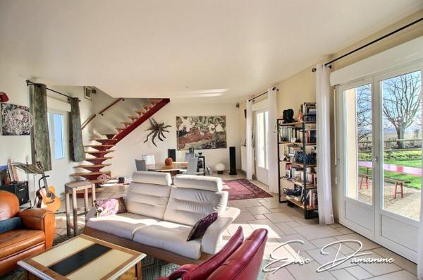 IDEAL CHEVAUX - Propriété comprenant maison, gîte et dépendances sur 9900m²