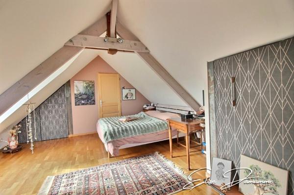 IDEAL CHEVAUX - Propriété comprenant maison, gîte et dépendances sur 9900m²