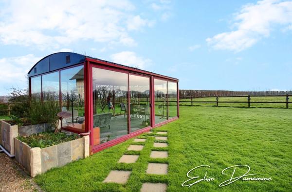 IDEAL CHEVAUX - Propriété comprenant maison, gîte et dépendances sur 9900m²