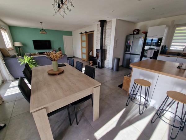 Maison indépendante à vendre 5 pièces NEUFCHATEAU (88) avec GARAGE, TERRASSE et TERRAIN