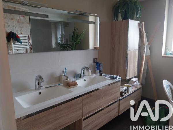 Maison à vendre 4 pièces 165,5 m² Saint-Victurnien