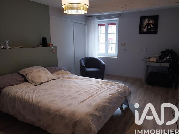 Maison à vendre 4 pièces 165,5 m² Saint-Victurnien