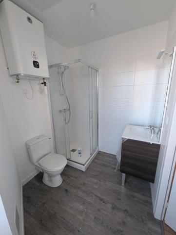 Appartement remis à neuf à louer 2 pièces dont 1 chambre.  42 m²  FONTENAY LE COMTE (85)