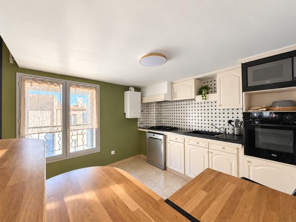 Appartement
         3 pièces
        - 60 m² Exclusivité 210 000 € *