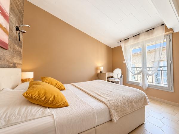 Appartement
         3 pièces
        - 60 m² Exclusivité 210 000 € *