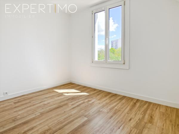 EXCLUSIVITÉ – Pertuichaud-Plaisance – Maison rénovée avec garage et annexes.