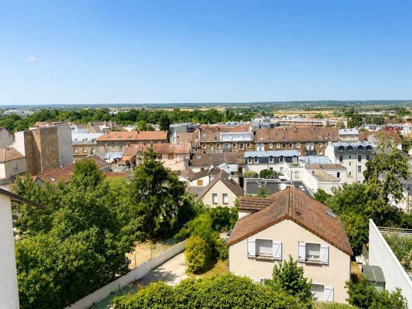 Appartement 192 000 € Saint-Cyr-l'École 2 p 40 m² DPE D