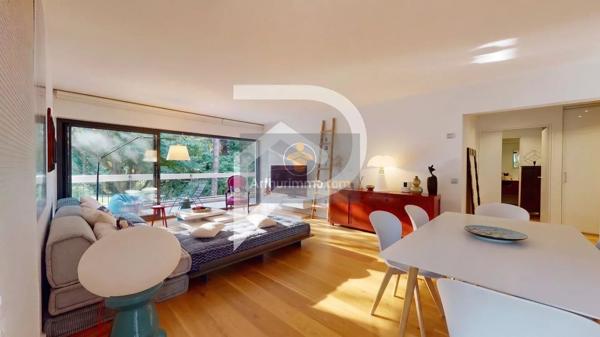 Vente                                                      Appartement
                        
                     4 pièces                      114 m2                     à Le Chesnay-Rocquencourt