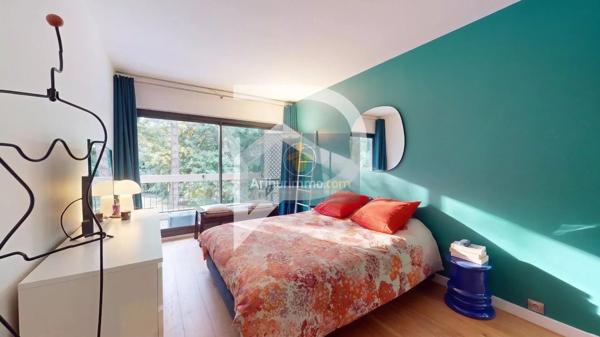 Vente                                                      Appartement
                        
                     4 pièces                      114 m2                     à Le Chesnay-Rocquencourt