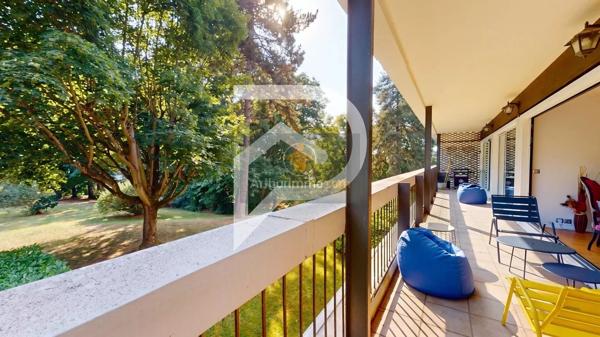 Vente                                                      Appartement
                        
                     4 pièces                      114 m2                     à Le Chesnay-Rocquencourt