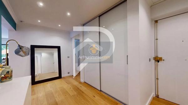 Vente                                                      Appartement
                        
                     4 pièces                      114 m2                     à Le Chesnay-Rocquencourt