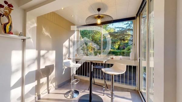 Vente                                                      Appartement
                        
                     4 pièces                      114 m2                     à Le Chesnay-Rocquencourt