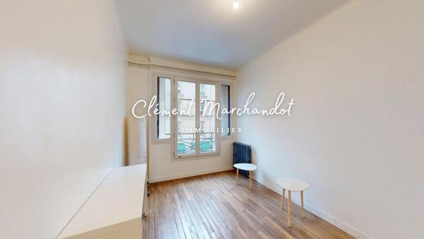 Lumineux 2/3 pièces rénové, proche commerces et gare