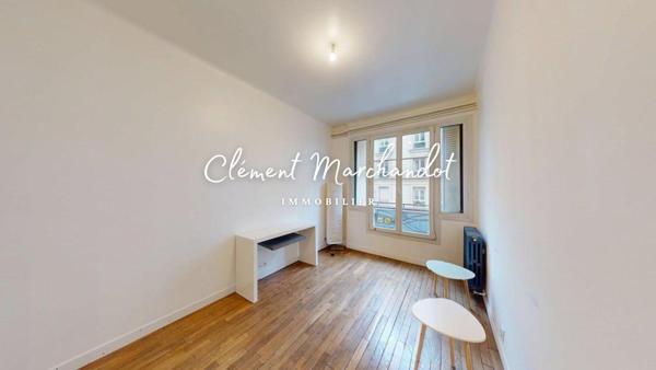 Lumineux 2/3 pièces rénové, proche commerces et gare