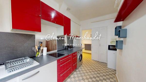 Lumineux 2/3 pièces rénové, proche commerces et gare