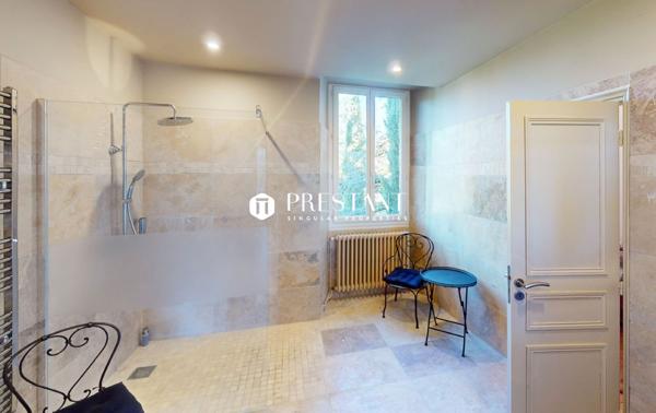 Vivez le charme d’un manoir du XVIe siècle : 350 m² d’élégance nichés dans un parc arboré avec piscine et maison d’amis, CAHORS