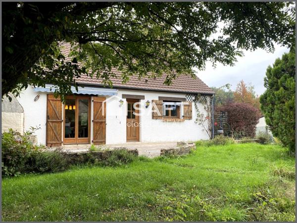 Une charmante maison dans son écrin de verdure !