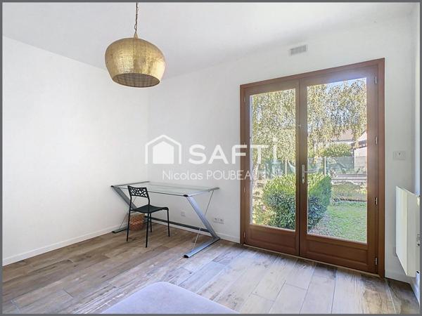 Une charmante maison dans son écrin de verdure !