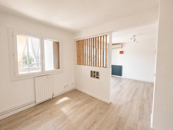 Appartement
         3 pièces
        - 81 m² Exclusivité 180 000 € *