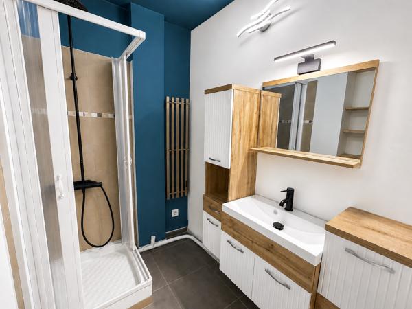 Appartement
         3 pièces
        - 81 m² Exclusivité 180 000 € *