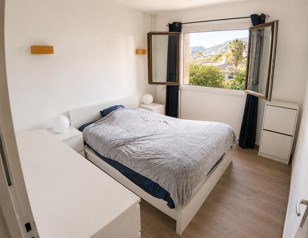 Appartement
         3 pièces
        - 81 m² Exclusivité 180 000 € *