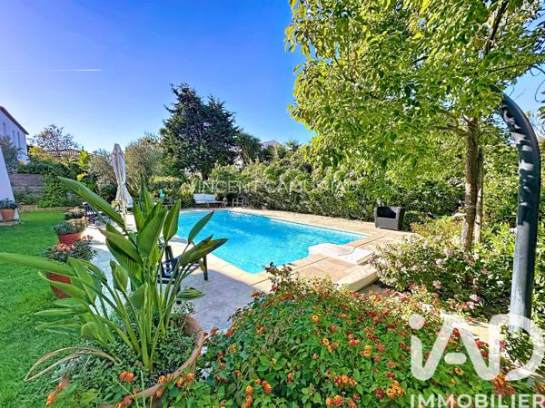 Maison à vendre 8 pièces 259 m² Sanary-sur-Mer