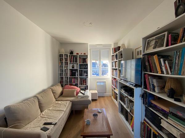 À vendre centre ville DINAN appartement de Type 3 en duplex petite copropriété, place de parking privative