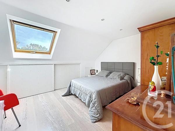 Maison à vendre  9 pièces - 218,14 m 2   THIAIS  - 94