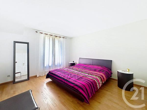 Maison à vendre  9 pièces - 218,14 m 2   THIAIS  - 94
