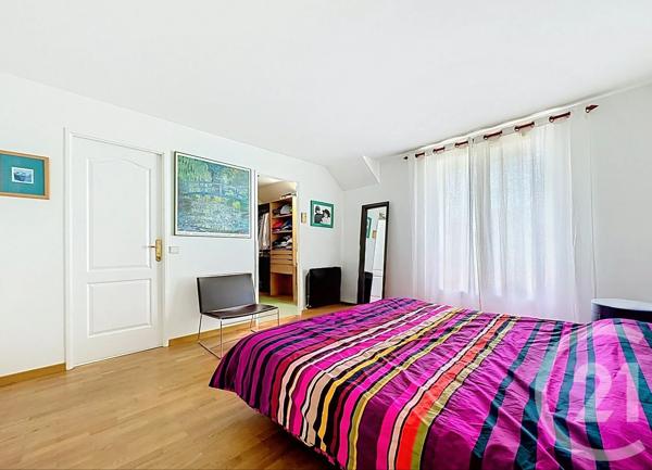 Maison à vendre  9 pièces - 218,14 m 2   THIAIS  - 94