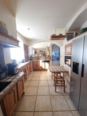 Saint-Florent (20217) Ensemble immobilier avec auberge et villa à Casta