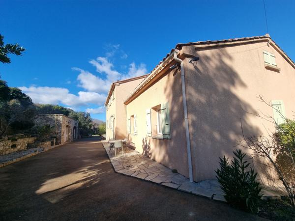 Saint-Florent (20217) Ensemble immobilier avec auberge et villa à Casta