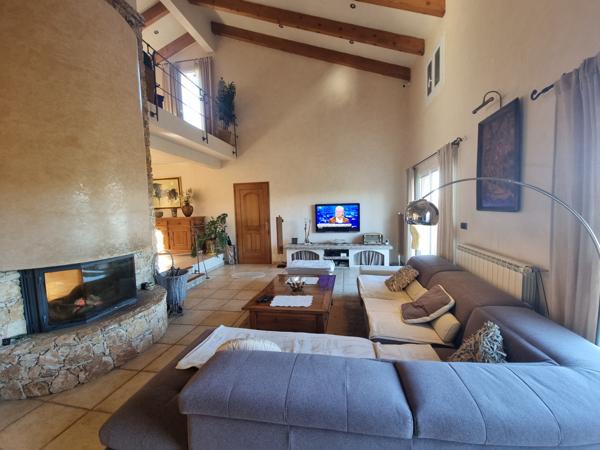 Saint-Florent (20217) Ensemble immobilier avec auberge et villa à Casta