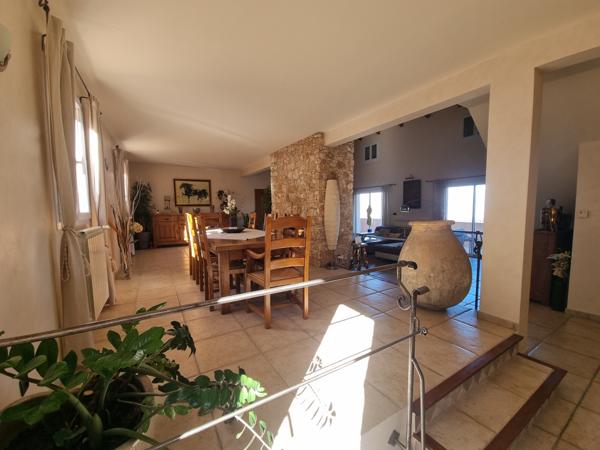 Saint-Florent (20217) Ensemble immobilier avec auberge et villa à Casta