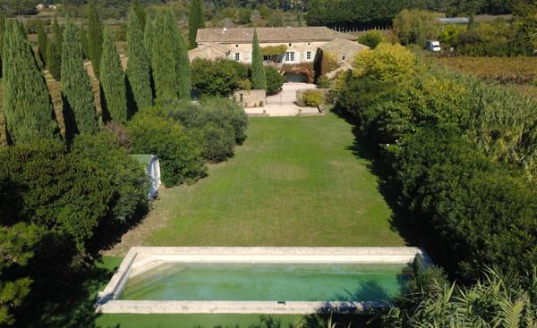 Uzès région : splendide mas du XVIIIe - du chic et du style à la campagne...potentiel exceptionnel pour un p Uzès (30700)