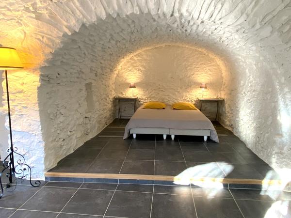 Uzès région : splendide mas du XVIIIe - du chic et du style à la campagne...potentiel exceptionnel pour un p Uzès (30700)