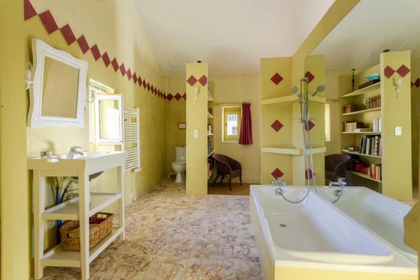 Uzès région : splendide mas du XVIIIe - du chic et du style à la campagne...potentiel exceptionnel pour un p Uzès (30700)