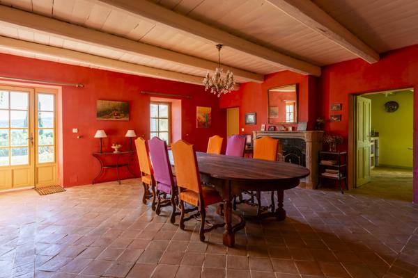 Uzès région : splendide mas du XVIIIe - du chic et du style à la campagne...potentiel exceptionnel pour un p Uzès (30700)