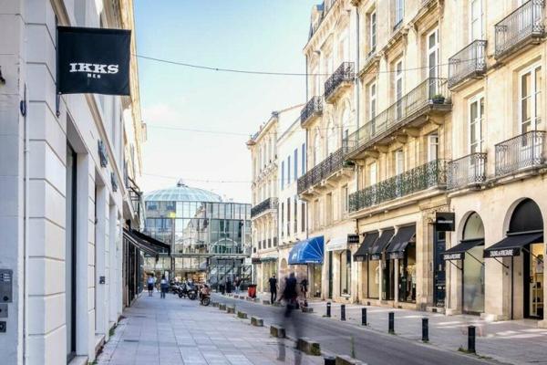 Local commercial de 226 m² à louer à Bordeaux