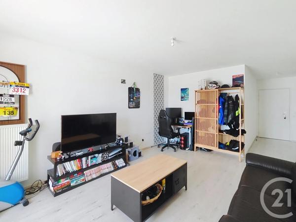 Appartement F2 à vendre  2 pièces - 48,57 m 2   LA CHAPELLE ST MESMIN  - 45