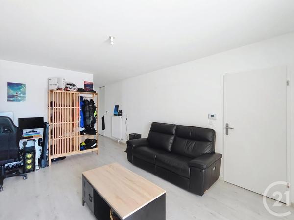 Appartement F2 à vendre  2 pièces - 48,57 m 2   LA CHAPELLE ST MESMIN  - 45