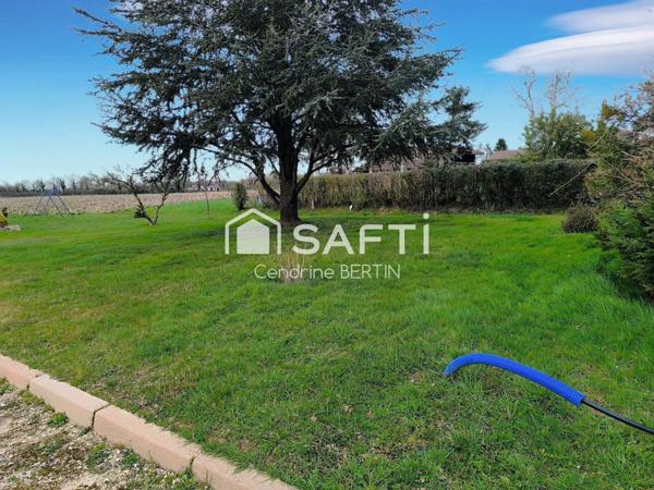 Terrain constructible à Montracol de 507 m²