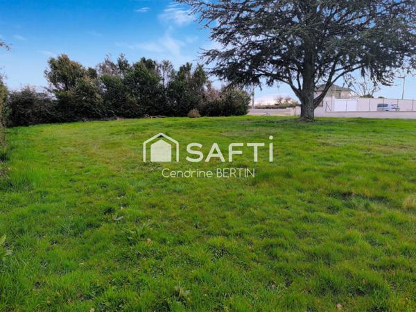 Terrain constructible à Montracol de 507 m²