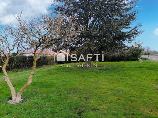 Terrain constructible à Montracol de 507 m²