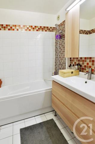 Appartement F4 à vendre  4 pièces - 74 m 2   MONTGERON  - 91