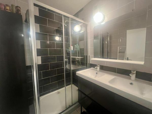 Appartement T4 – trois balcons  – Place de stationnement - Lormont