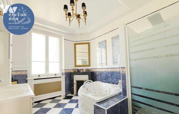 Montfort-sur-Meu – Centre-ville, à deux pas de la gare